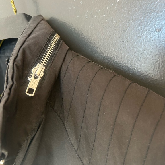 Mackage M women’s vintage vibe y2K bomber size 38 (M) good condition women’s. - Picture 4 of 15